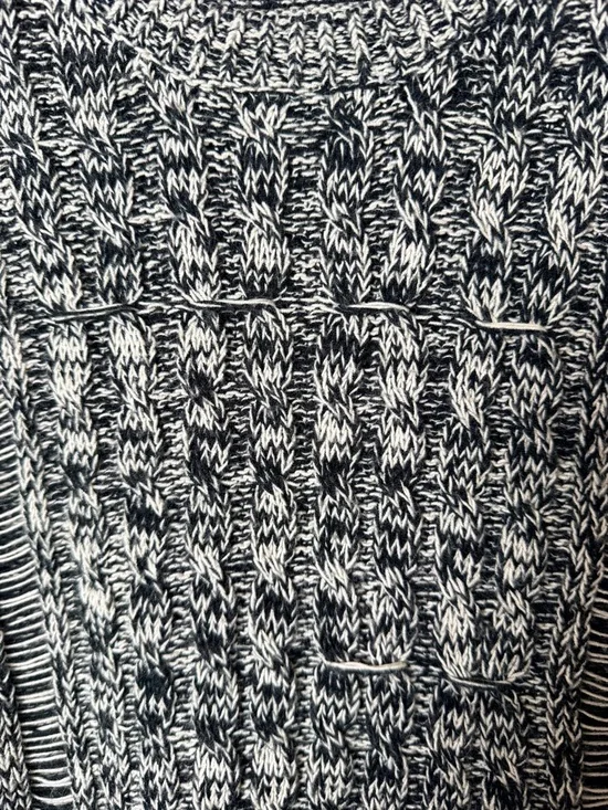 Medium Forever 21 Black & White Marled Cable Crew Sweater - Picture 4 of 7